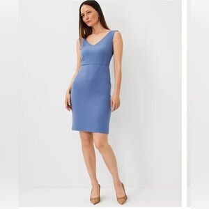 EUC Carven blue dress Open V-neck Sheath Dress in Seasonless Stretch size 34